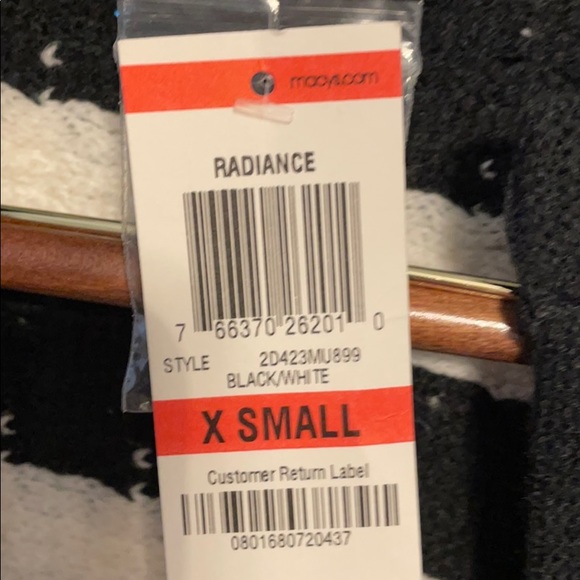 INC black and white shrug - Picture 3 of 3